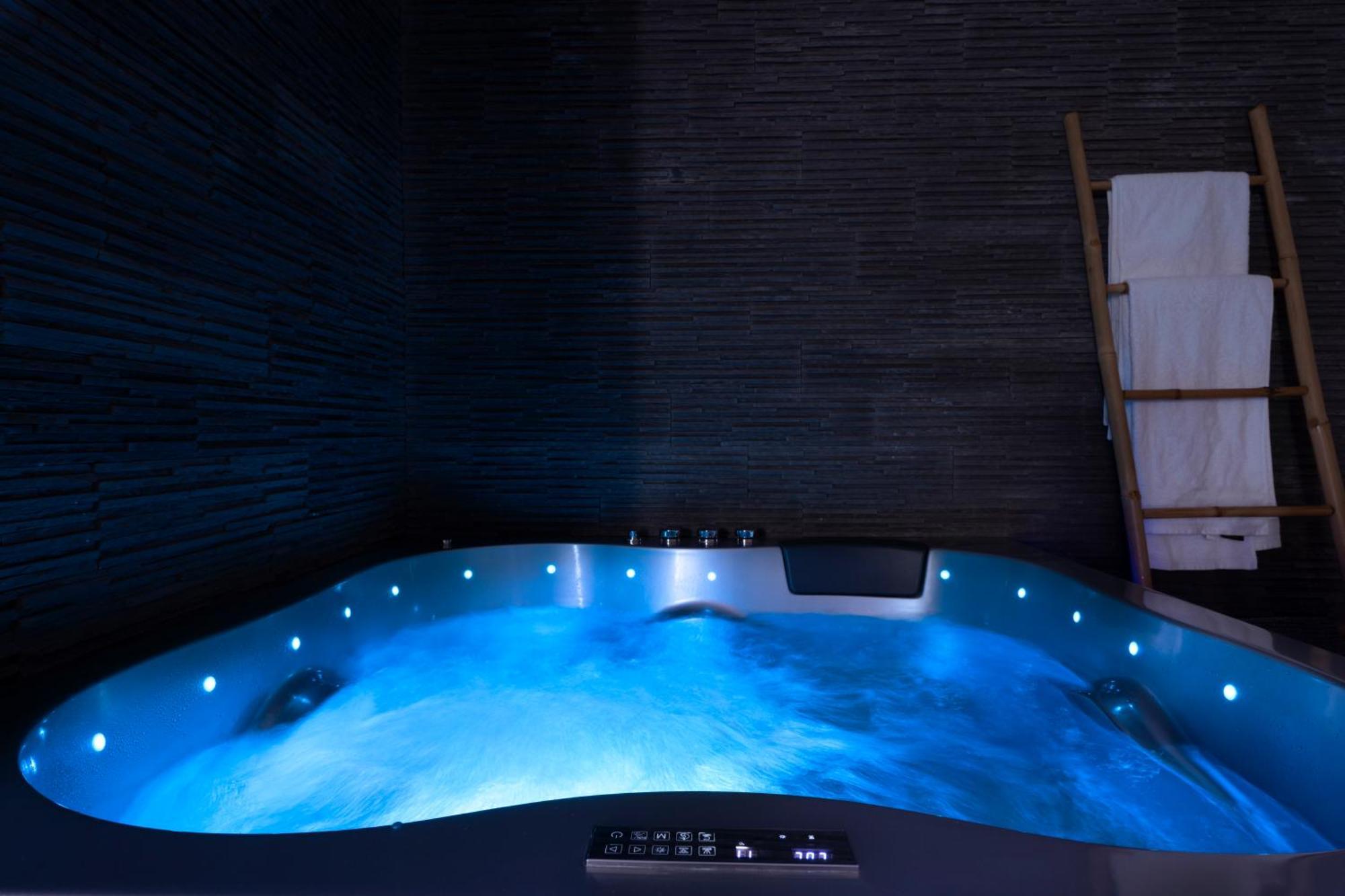 Loft Romantique - Spa Privatif - Spa Noctambulles Йер Экстерьер фото